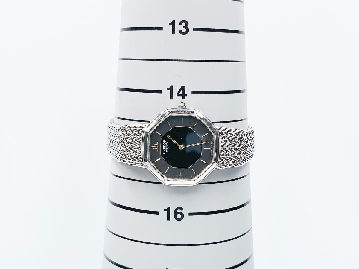 Seiko Credor 8420-5660 Quartz, ladies — black dial