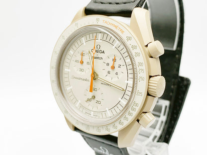 Swatch MoonSwatch Mission to Jupiter SO33C100 Quartz — grey dial